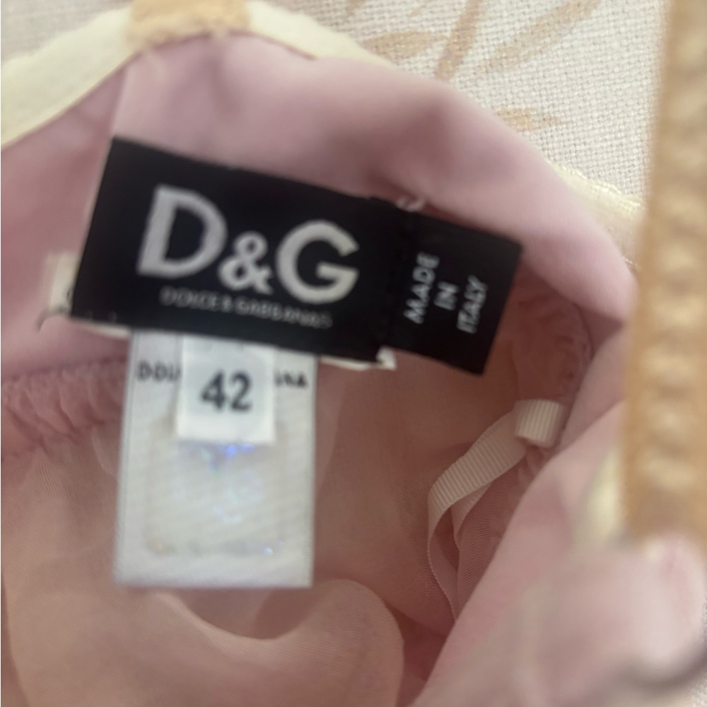 D&G Top - Picture 5 of 5